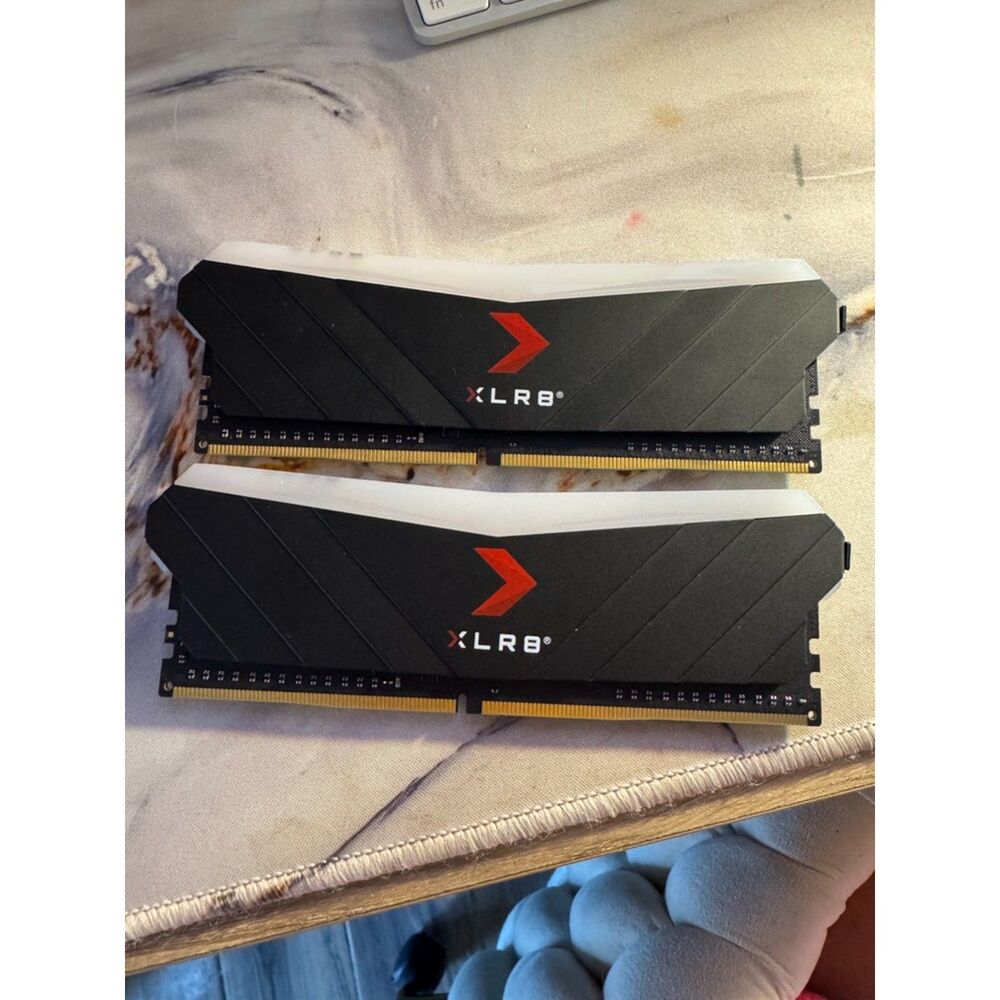 PNY XLR8 Gaming 16GB (2x8GB) DDR4 DRAM 3200MHz CL16 1.35V RGB Dual